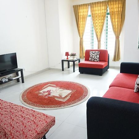 Warisan Indah Homestay Klia 1 Melayu Sahaja Сепанг Екстер'єр фото