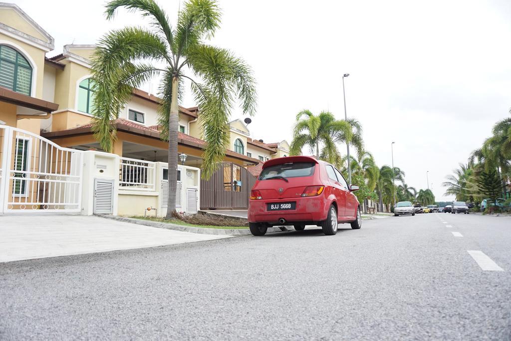 Warisan Indah Homestay Klia 1 Melayu Sahaja Сепанг Екстер'єр фото