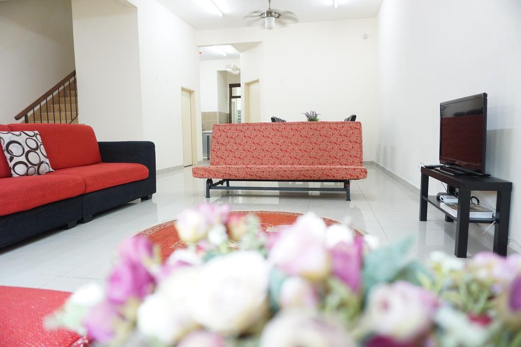 Warisan Indah Homestay Klia 1 Melayu Sahaja Сепанг Екстер'єр фото